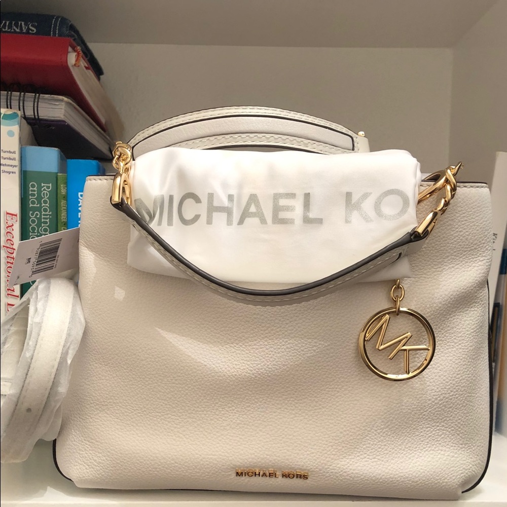Micheal Kors bag - Picture 2 of 7